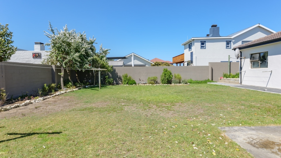 3 Bedroom Property for Sale in Struisbaai Western Cape